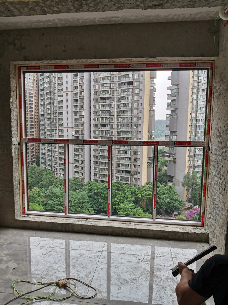 断桥铝门窗厂